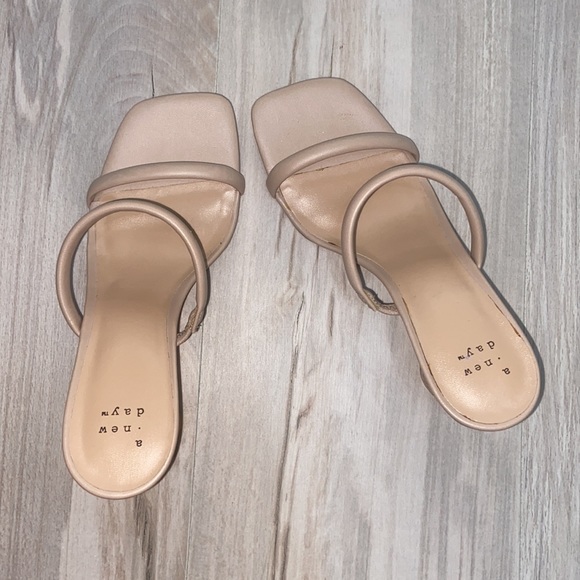 MULE - Picture 2 of 5